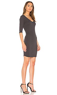 Платье MONROW Платье MONROW