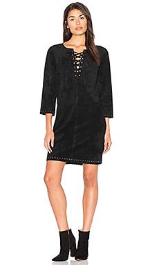 Платье Velvet by Graham & Spencer