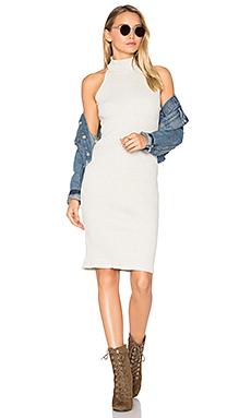 Платье MONROW Платье MONROW