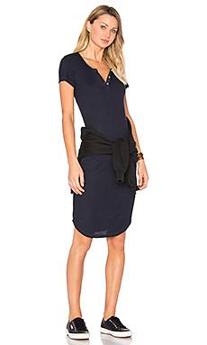 Платье MONROW Платье MONROW