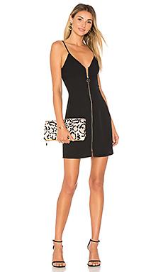 Платье by the way.