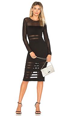 Платье by the way.