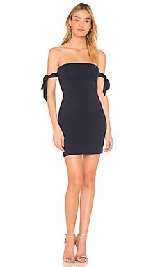 Платье by the way.