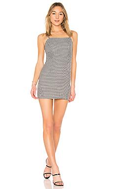 Платье by the way.