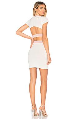 Платье by the way.