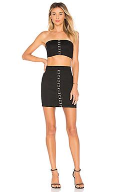 Платье by the way.