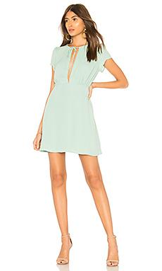 Платье by the way.