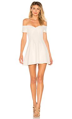 Платье by the way.