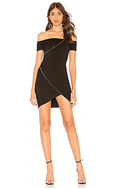 Платье by the way.