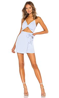 Платье by the way.