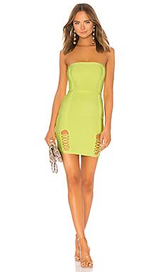 Платье by the way.