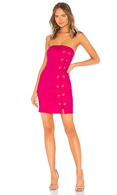 Платье by the way.