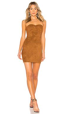 Платье by the way.