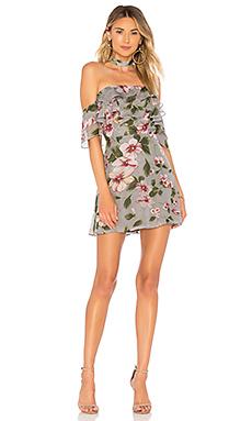 Платье About Us