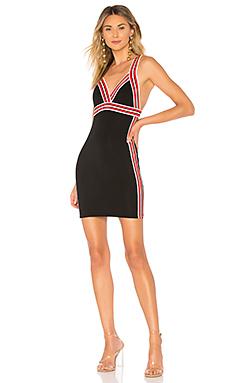 Платье by the way.