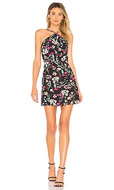 Платье by the way.