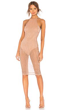 Платье by the way.