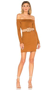 Платье About Us