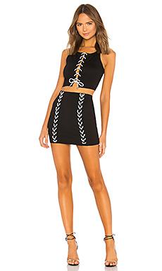 Платье by the way.