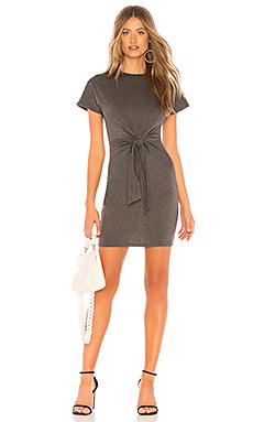 футболка About Us