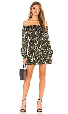 Платье About Us