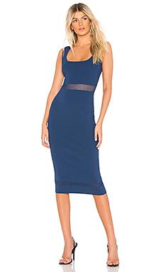 Платье About Us