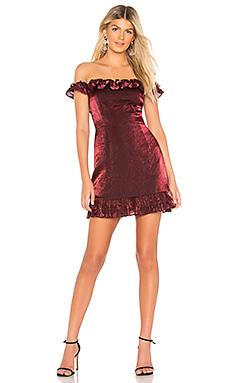 Платье About Us