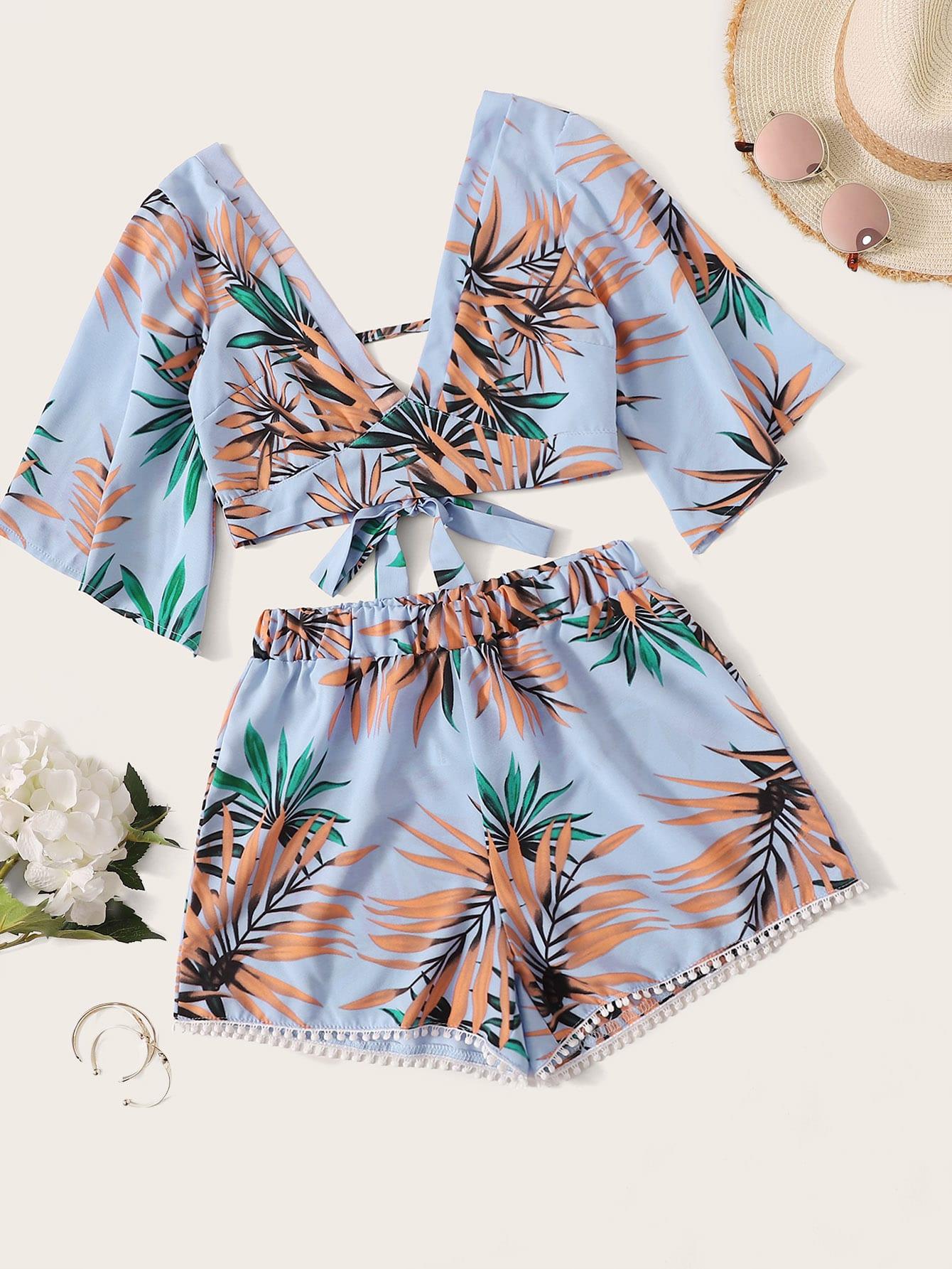 Топ с тропическим принтом и шорты с помпоном Шорты SheIn