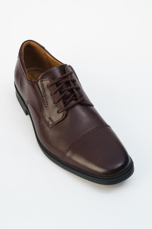 Шарфы и платки Clarks