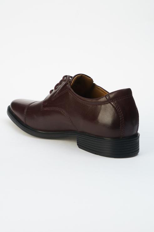 Шарфы и платки Clarks