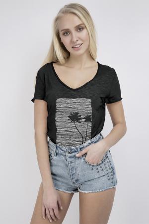 Футболка  - черный цвет