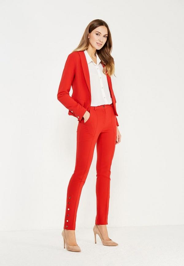 Костюм  - красный цвет