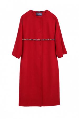 Пальто  - красный цвет