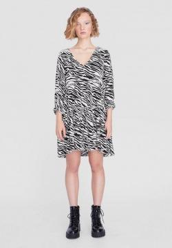 Платье Stradivarius