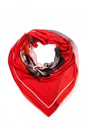 Платок  - красный цвет