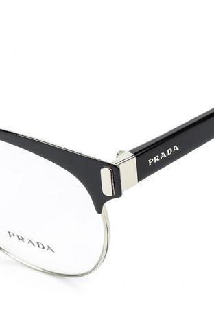 Солнцезащитные очки Prada