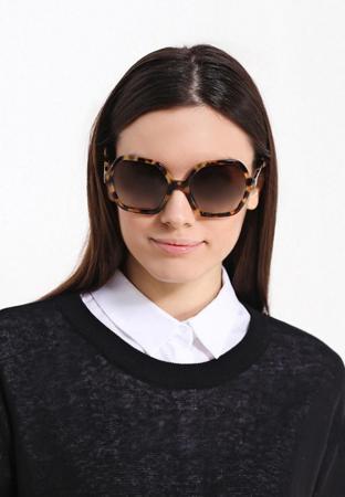 Солнцезащитные очки Prada