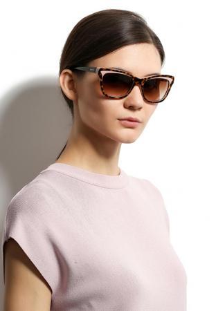 Солнцезащитные очки Prada