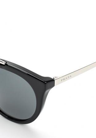 Солнцезащитные очки Prada