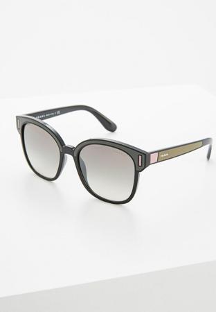 Солнцезащитные очки Prada