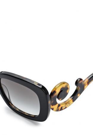 Солнцезащитные очки Prada