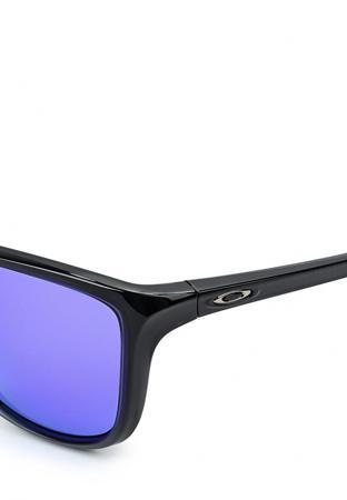 Солнцезащитные очки Oakley