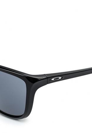 Солнцезащитные очки Oakley