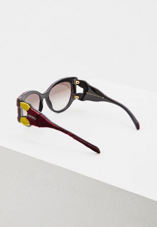 Солнцезащитные очки Prada
