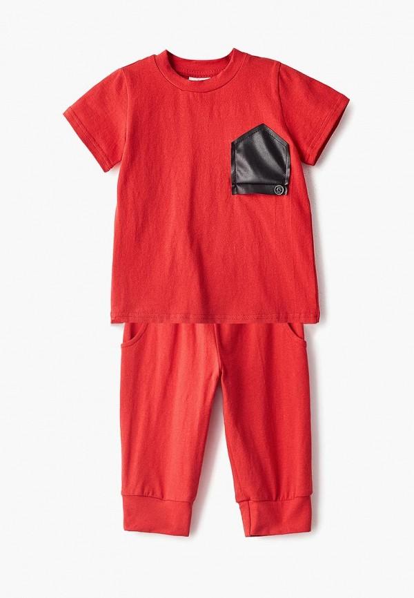 Спортивный костюм  - красный цвет