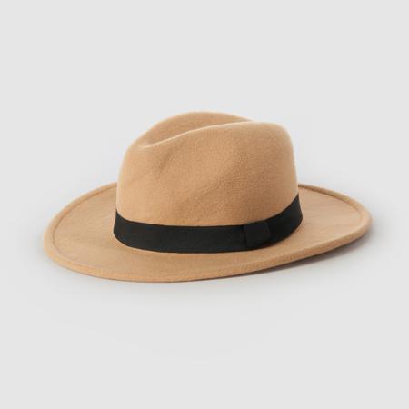 Шляпа R essentiel