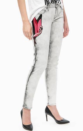 Джинсы Guess