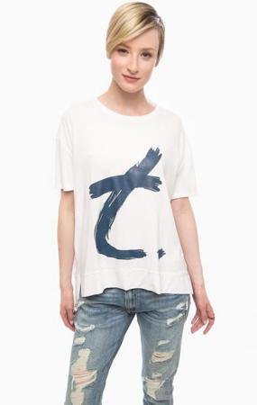 Футболка THINK CHIC