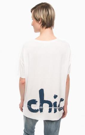 Футболка THINK CHIC