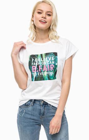 Футболка b.young